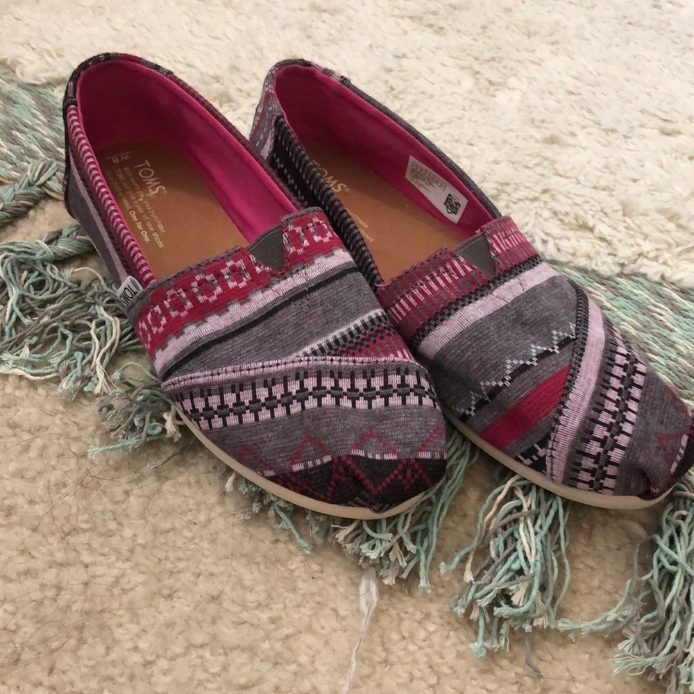 Toms. Size 8. Pink patterns
